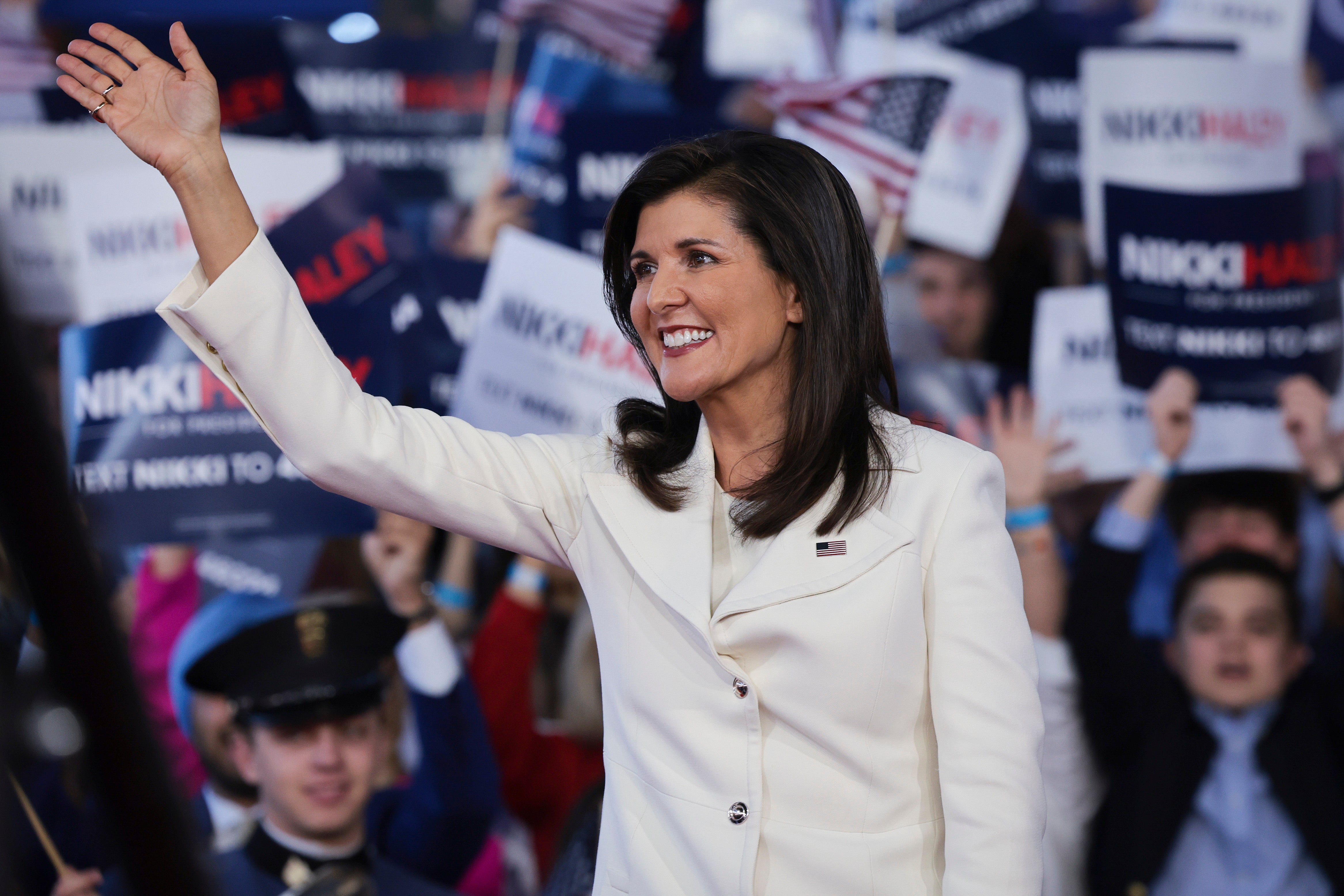 Nikki Haley vs Donald Trump Can big name donors get her to first place